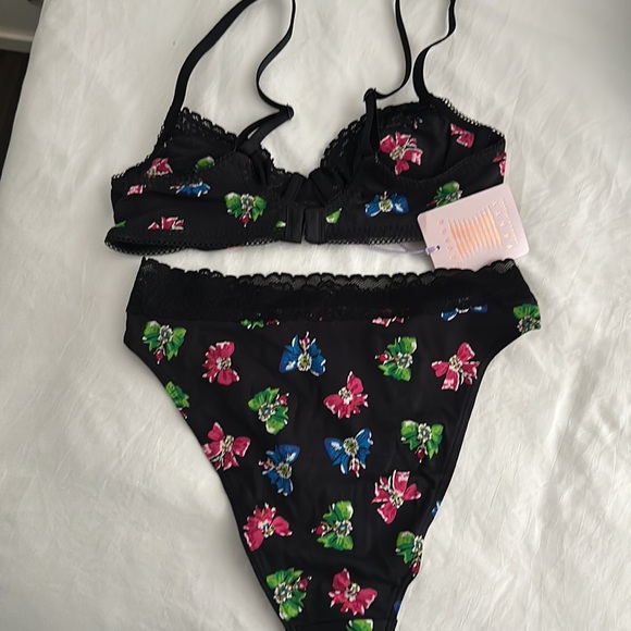 NWT Fenty Set - Picture 3 of 4